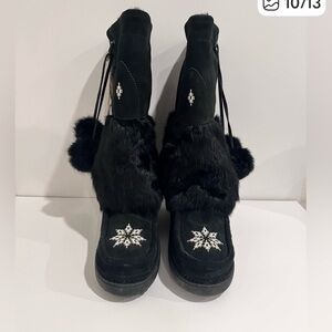 Manitobah Mucklucks Snow ❄️ and Rain Boots Snowy Owl